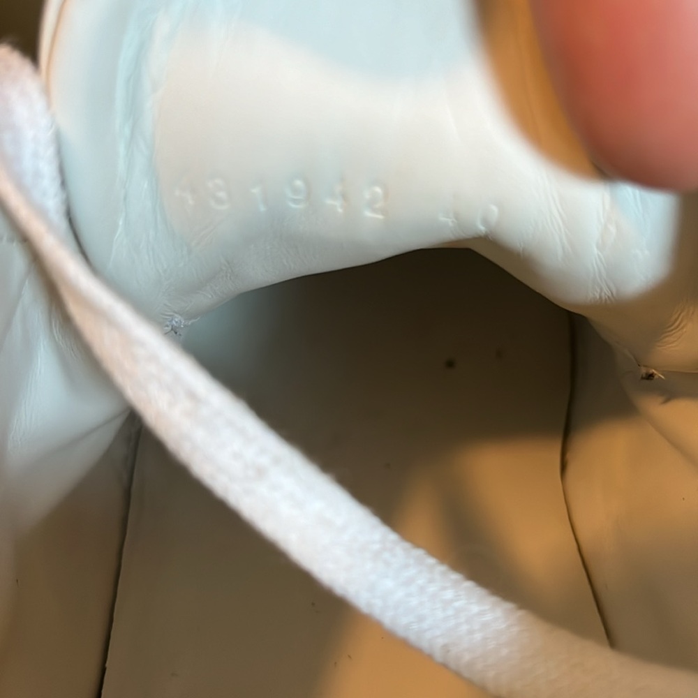 Gucci Sneakers with Bumblebee π - Picture 9 of 13